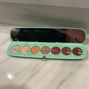 Marc Jacobs eye shadow pallet (880 Cheerific)